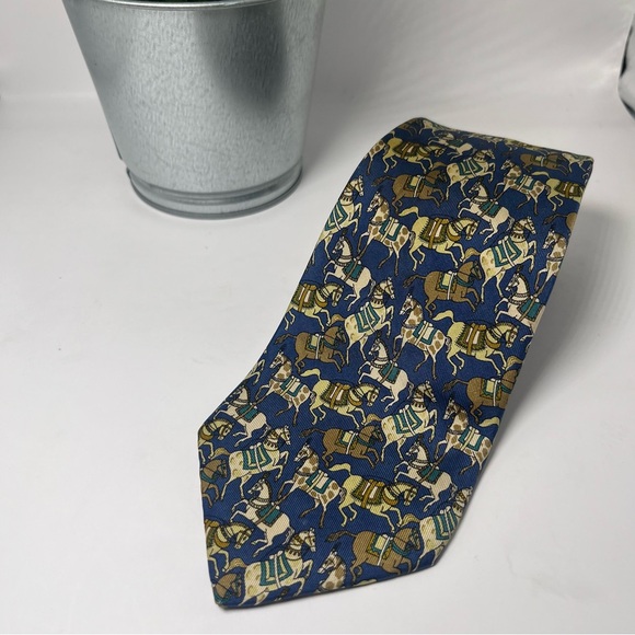 Salvatore Ferragamo Men’s Silk Neck Tie Blue with Tan and Brown Horses - Picture 2 of 6